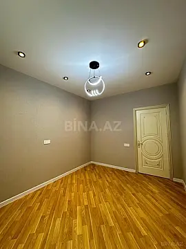 Satılır 4 otaqlı mənzil 140 m²