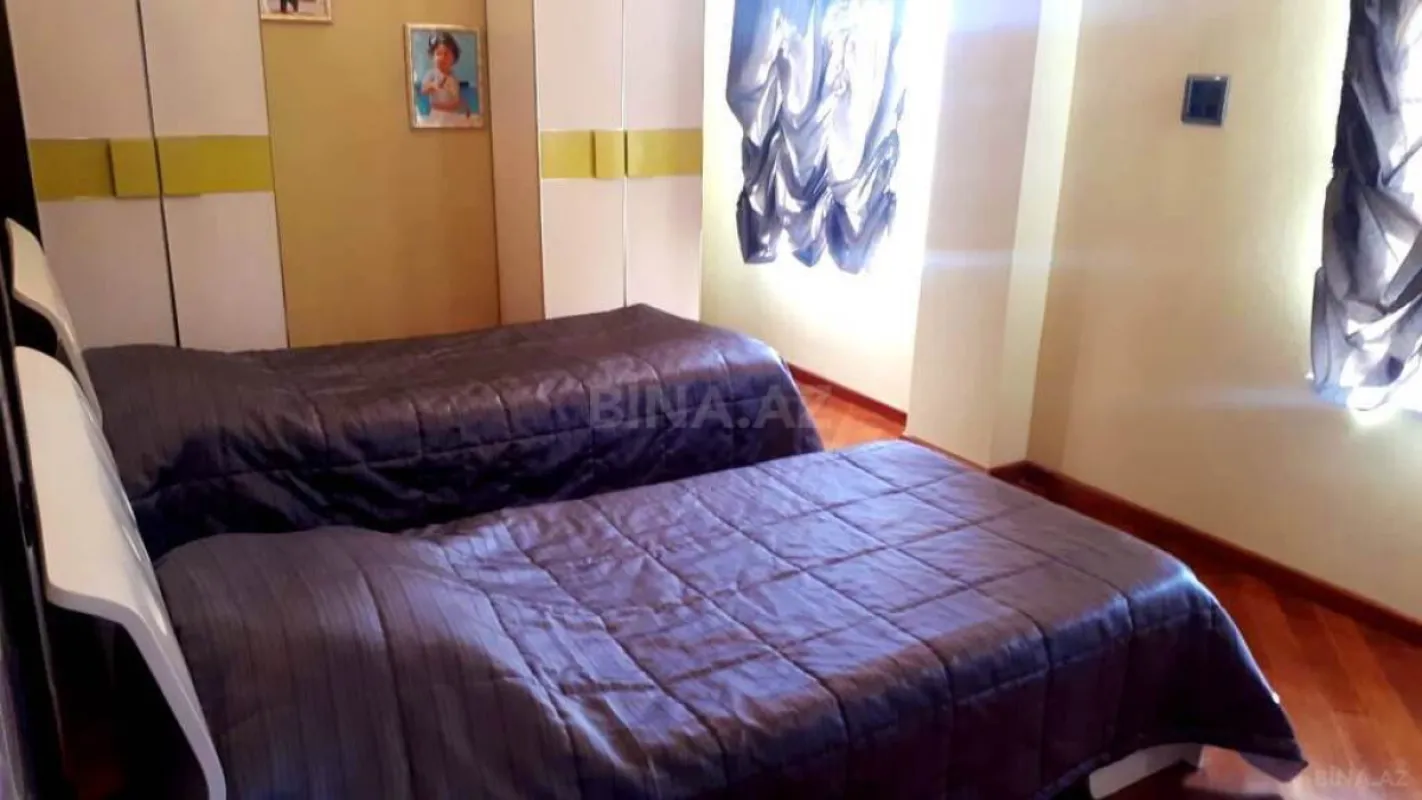 Satılır 6 otaqlı həyət evi 800 m²