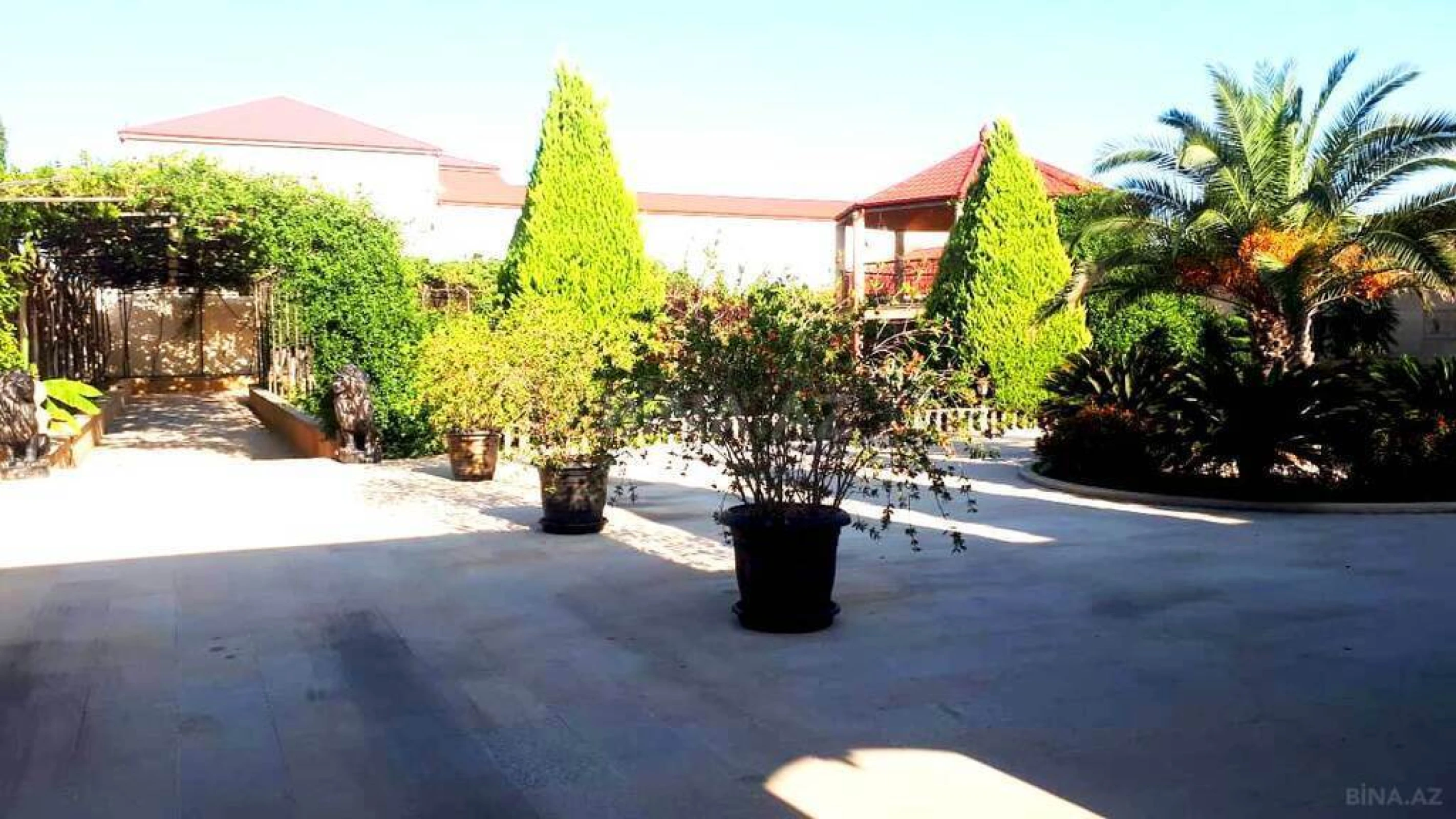 Satılır 6 otaqlı həyət evi 800 m²