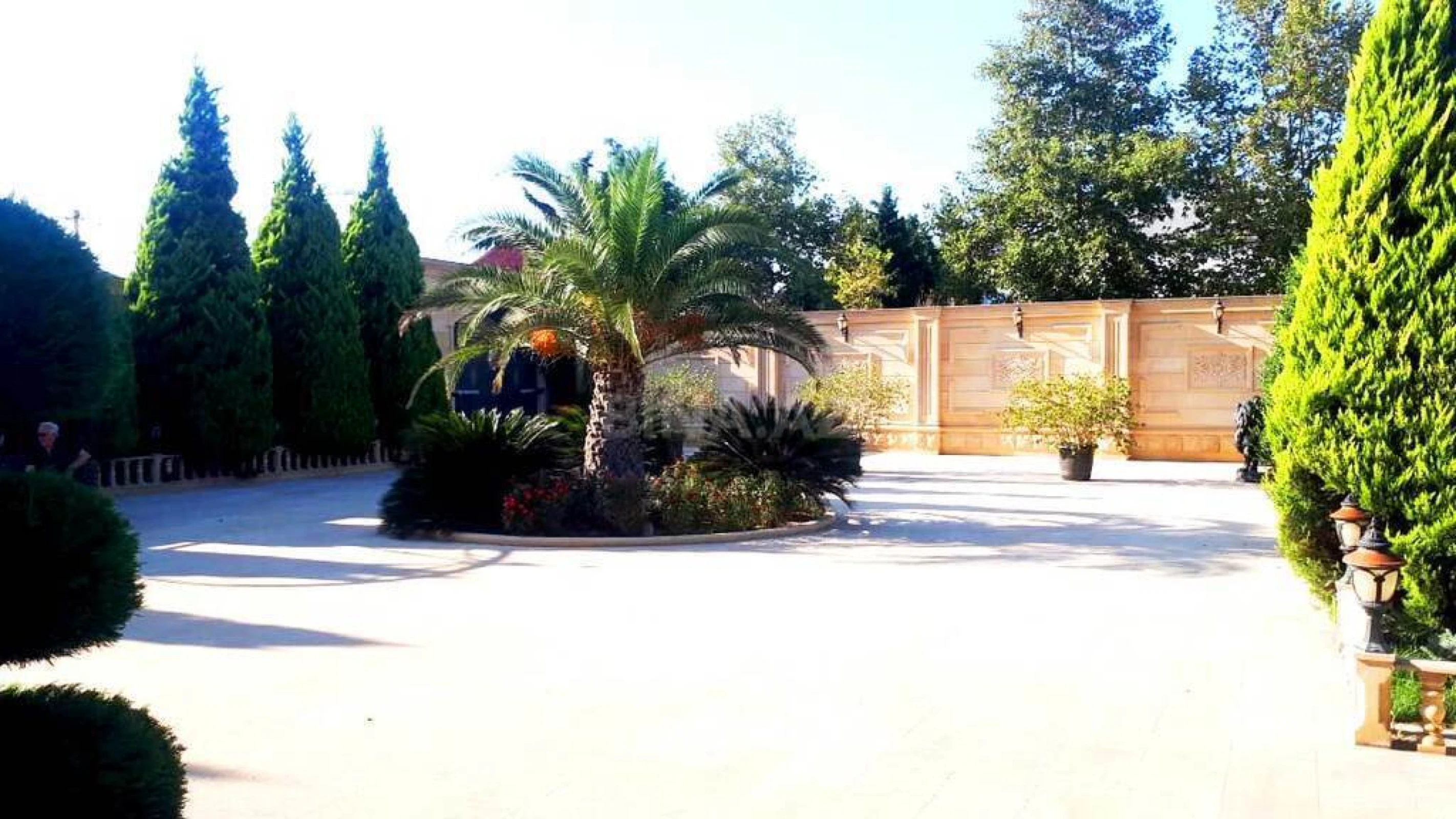 Satılır 6 otaqlı həyət evi 800 m²