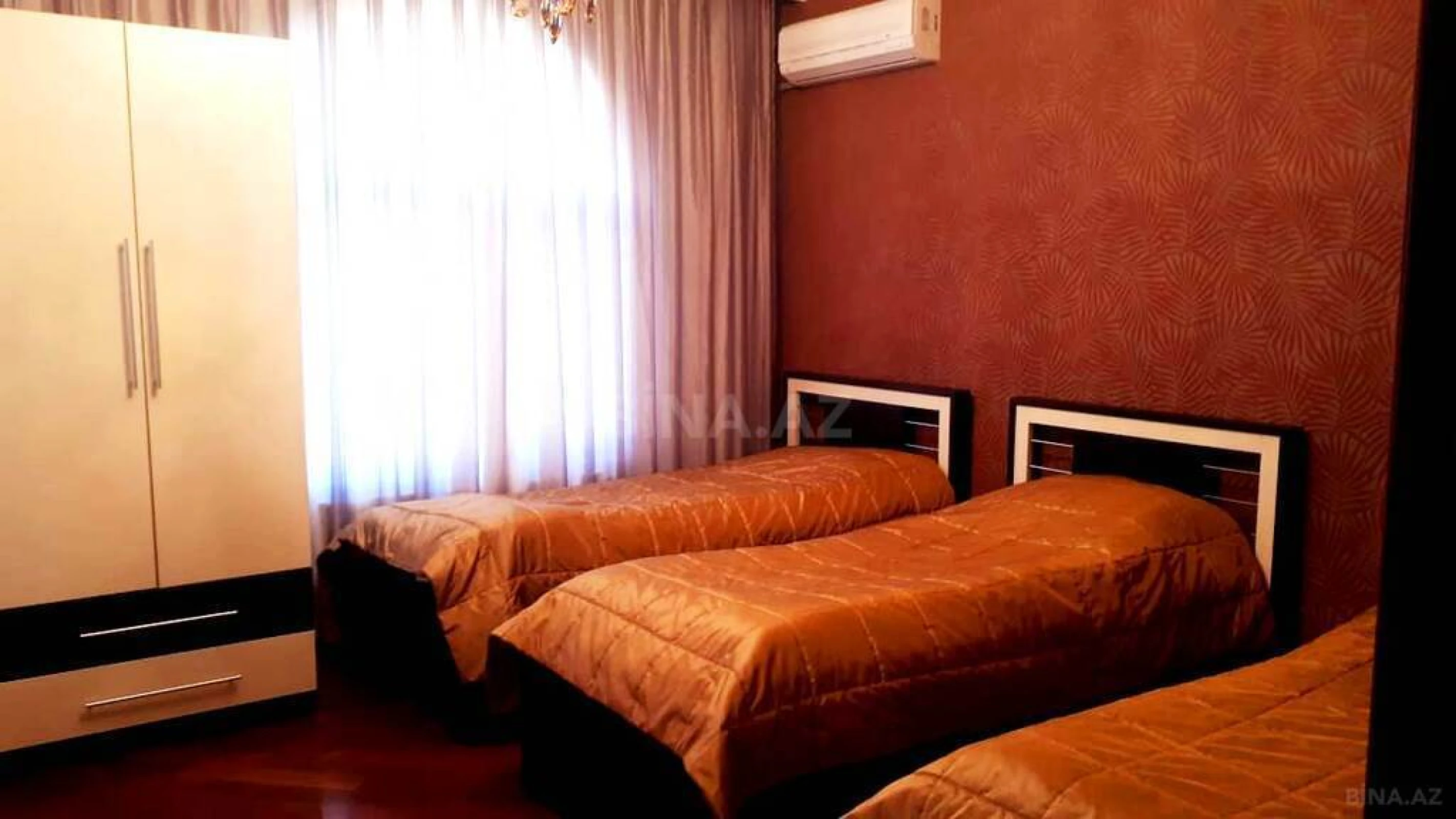 Satılır 6 otaqlı həyət evi 800 m²