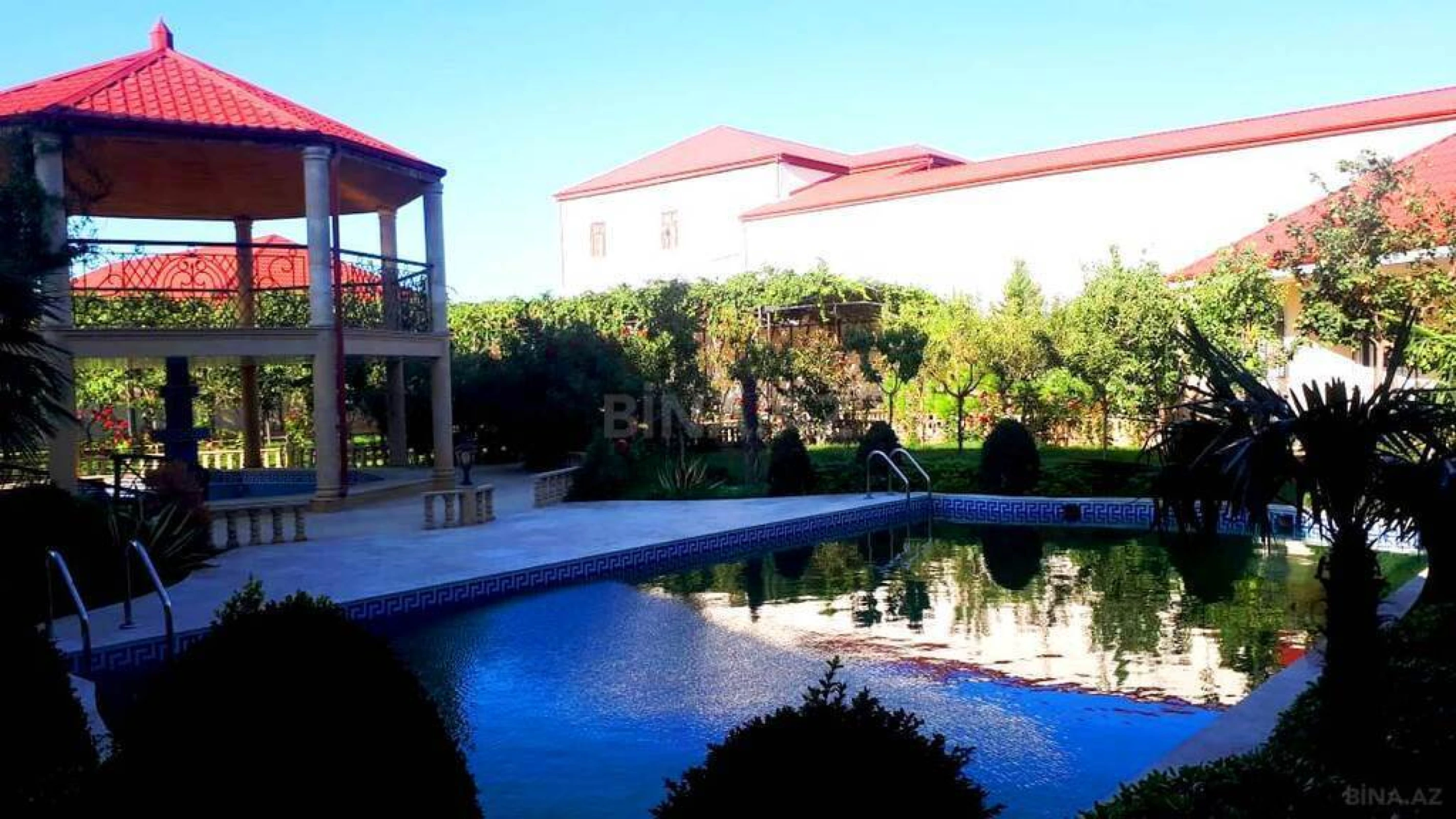 Satılır 6 otaqlı həyət evi 800 m²