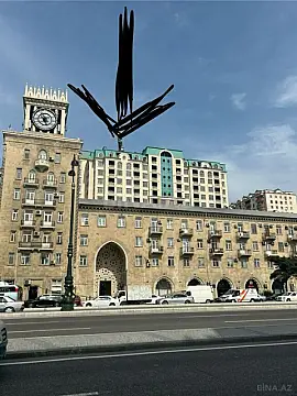 Satılır 3 otaqlı mənzil 109.7 m²