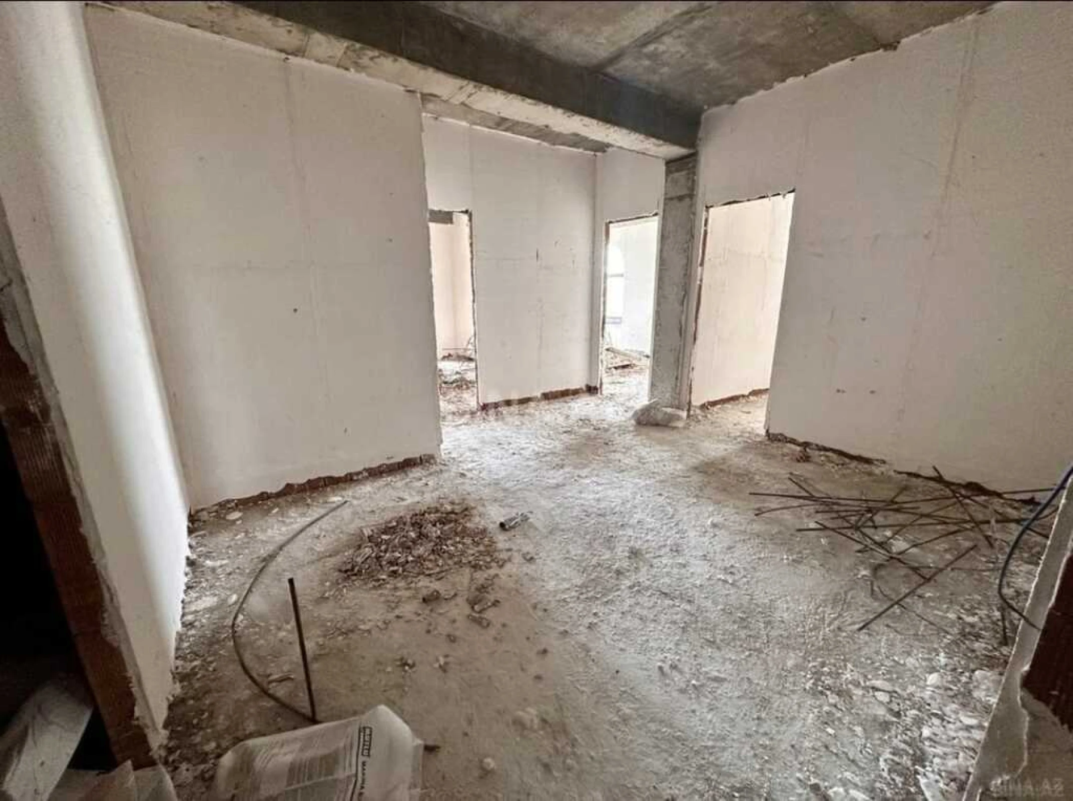 Satılır 3 otaqlı mənzil 109.7 m²