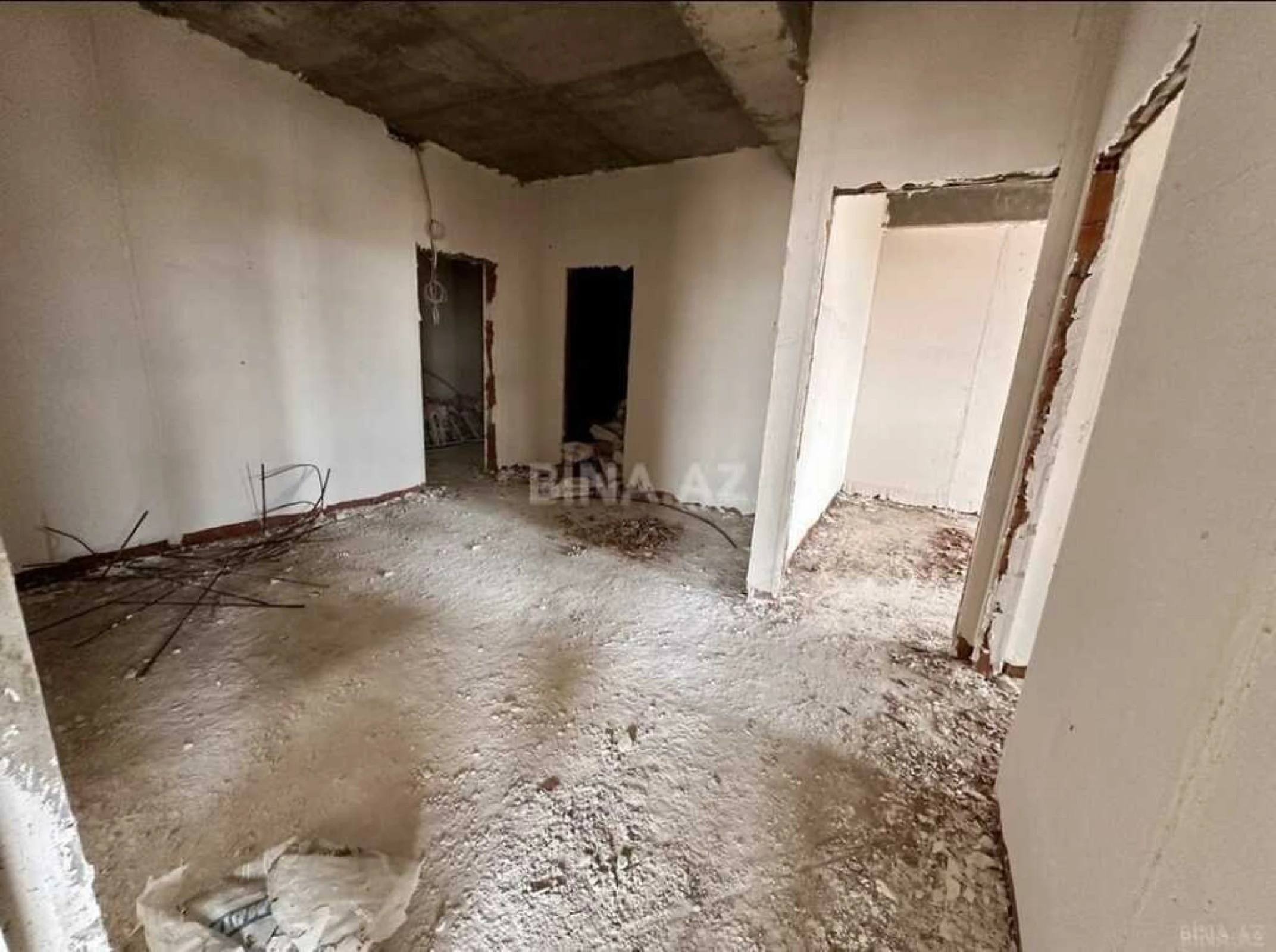 Satılır 3 otaqlı mənzil 109.7 m²