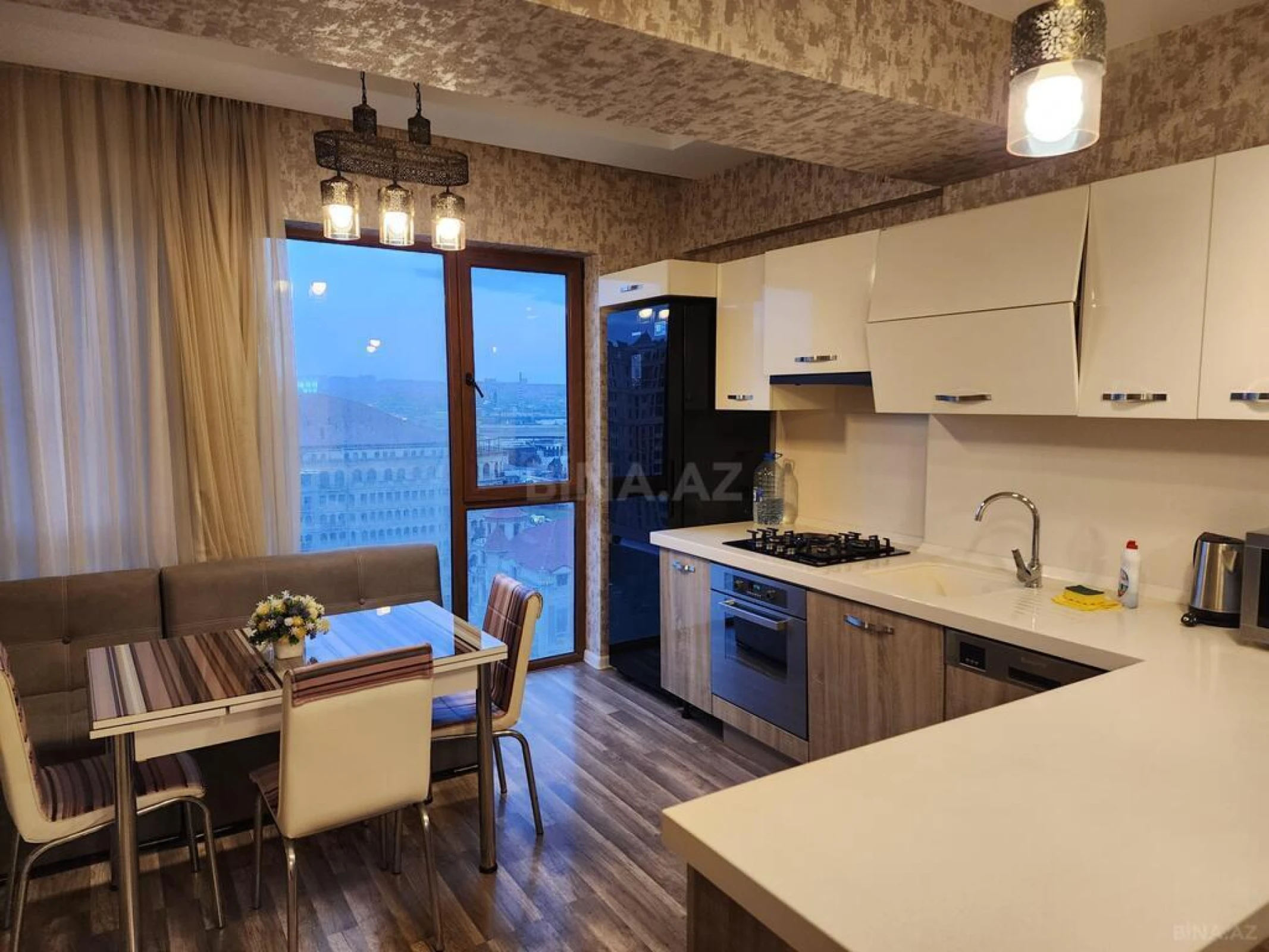 Satılır 3 otaqlı mənzil 119 m²