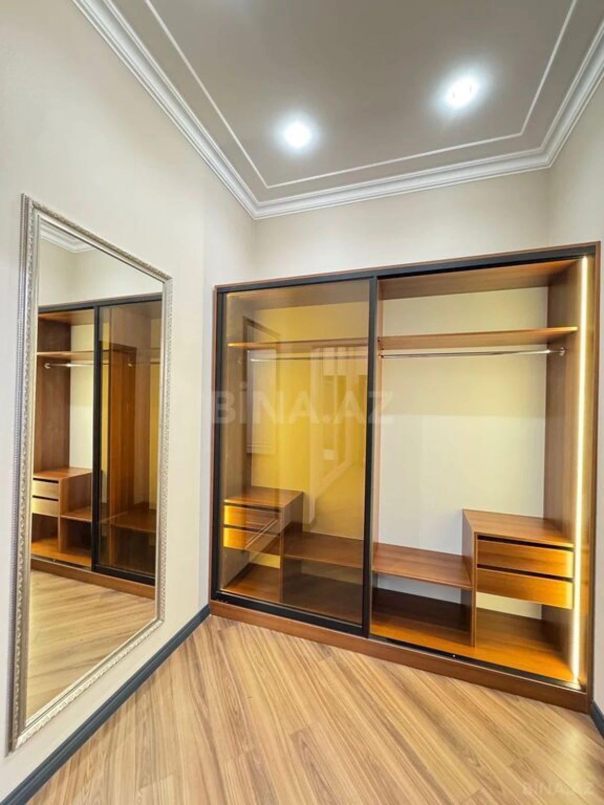 Satılır 4 otaqlı həyət evi 220 m²