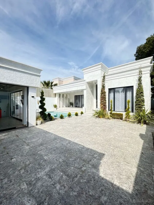 Satılır 4 otaqlı həyət evi 220 m²