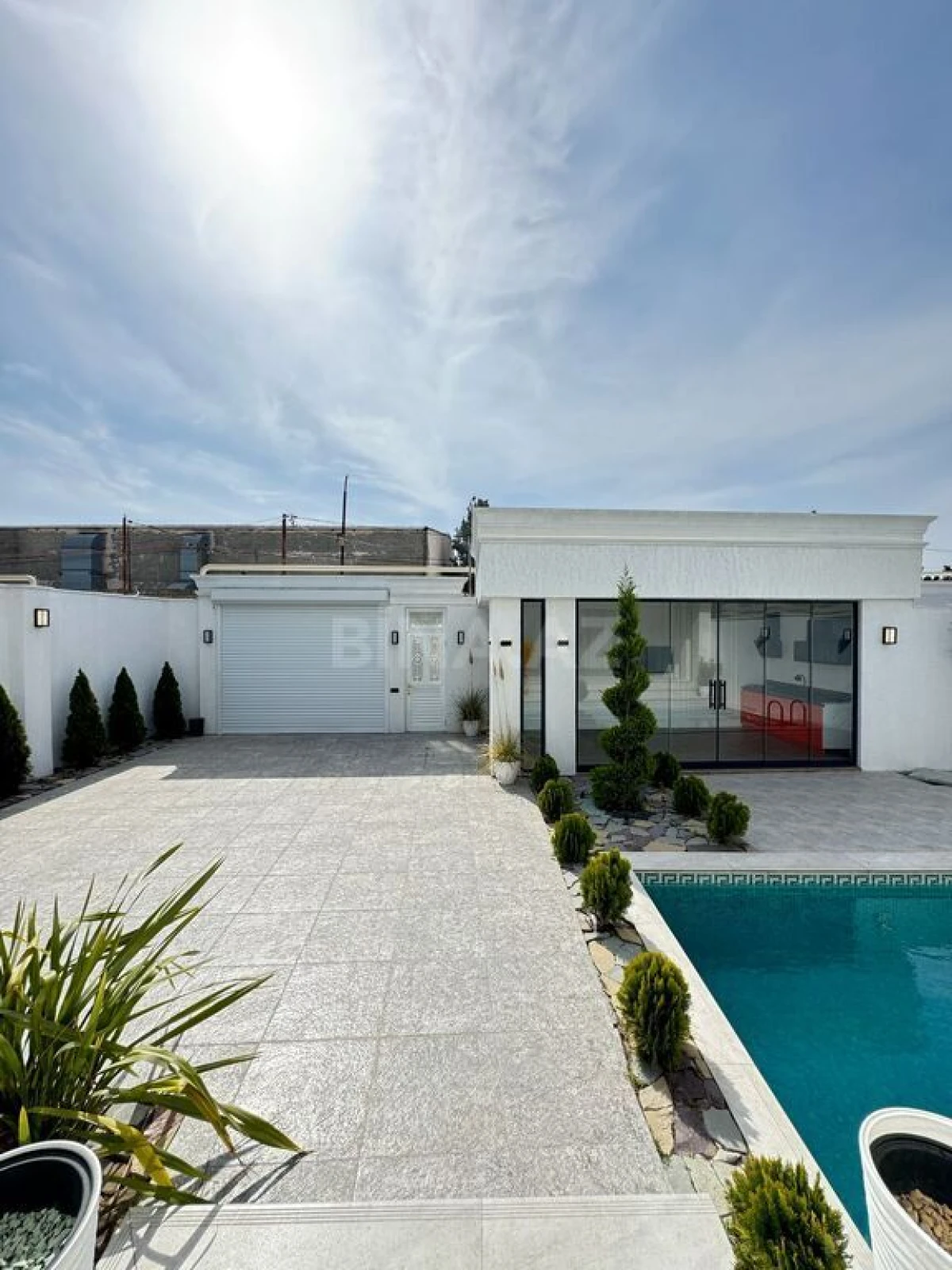 Satılır 4 otaqlı həyət evi 220 m²