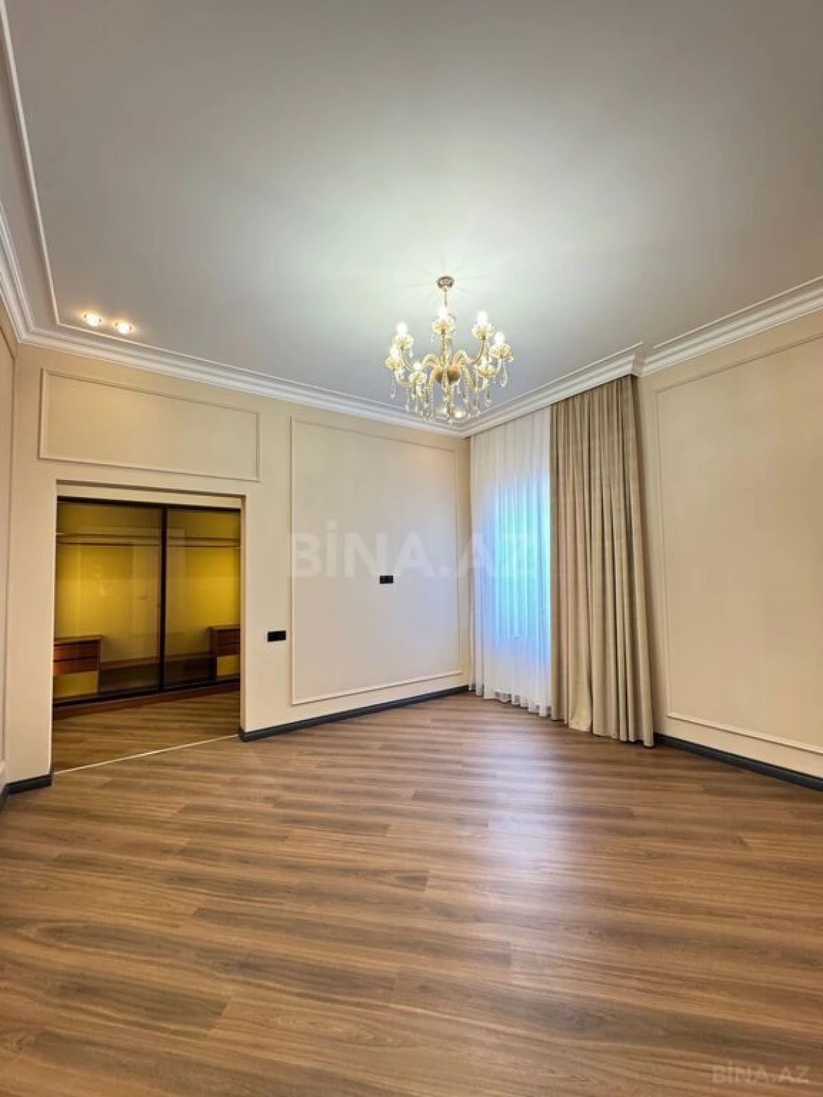 Satılır 4 otaqlı həyət evi 220 m²