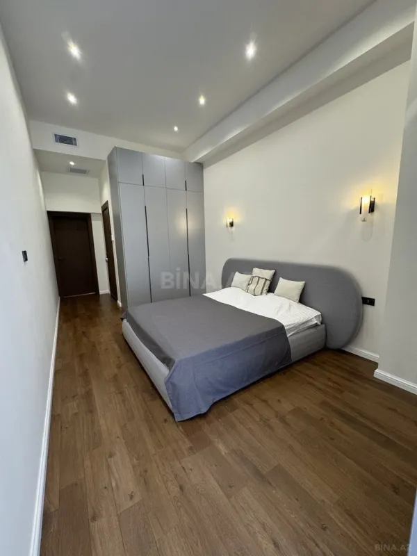 Kirayə verilir 4 otaqlı mənzil 153 m²