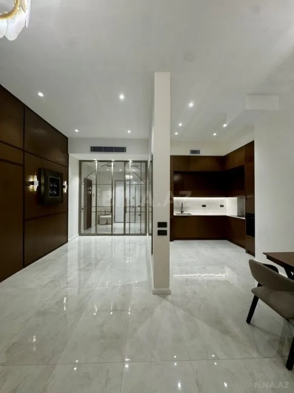 Kirayə verilir 4 otaqlı mənzil 153 m²
