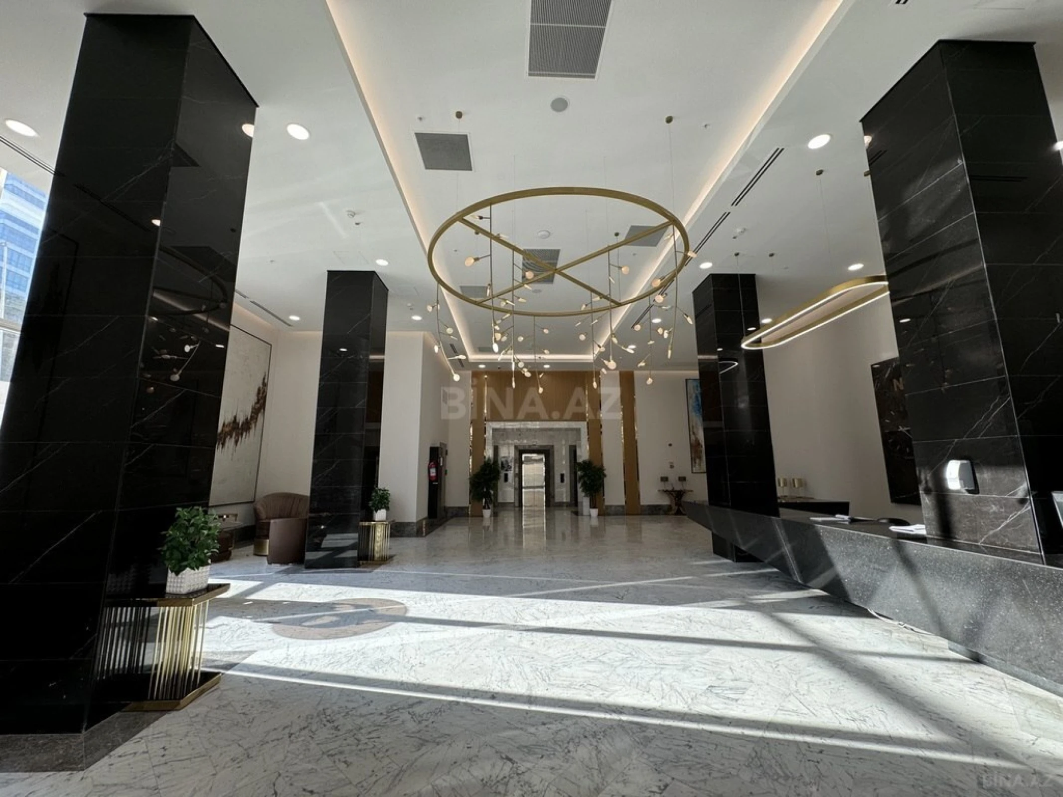 Kirayə verilir 4 otaqlı mənzil 153 m²