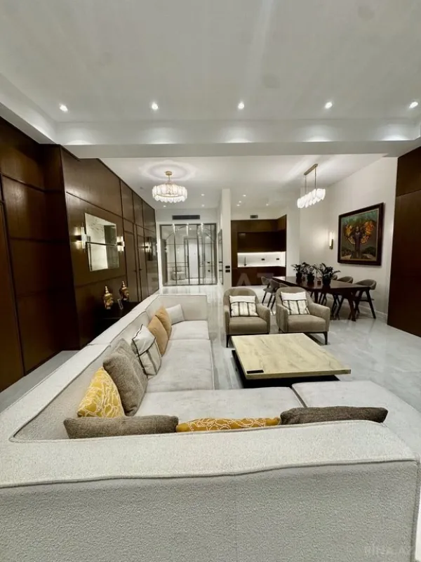 Kirayə verilir 4 otaqlı mənzil 153 m²