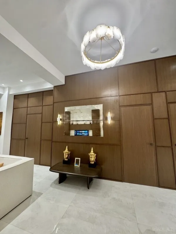 Kirayə verilir 4 otaqlı mənzil 153 m²