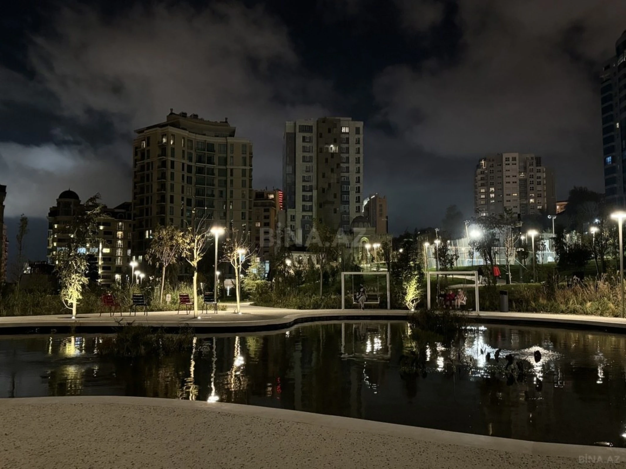 Kirayə verilir 4 otaqlı mənzil 153 m²