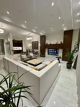 Kirayə verilir 4 otaqlı mənzil 153 m²