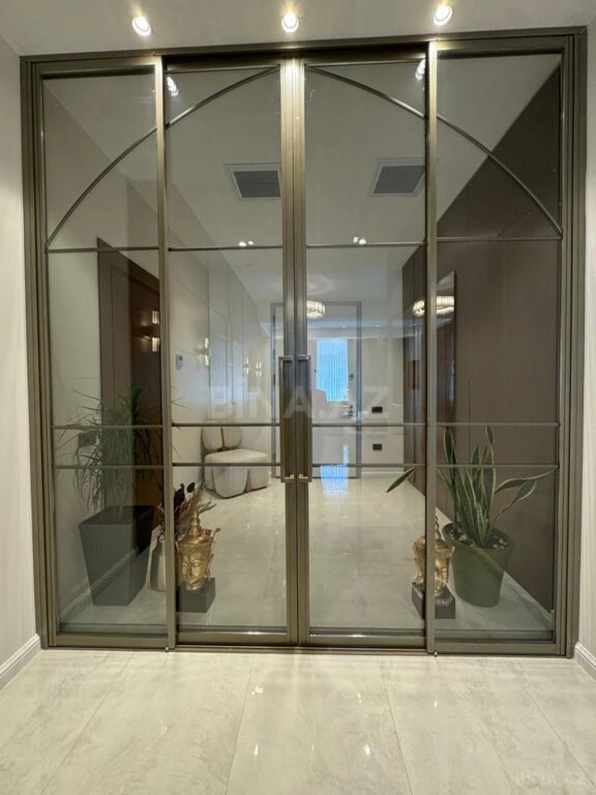 Kirayə verilir 4 otaqlı mənzil 153 m²