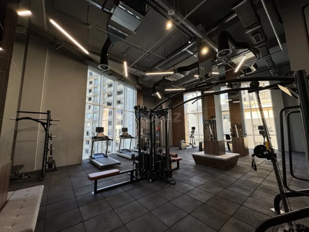 Kirayə verilir 4 otaqlı mənzil 153 m²