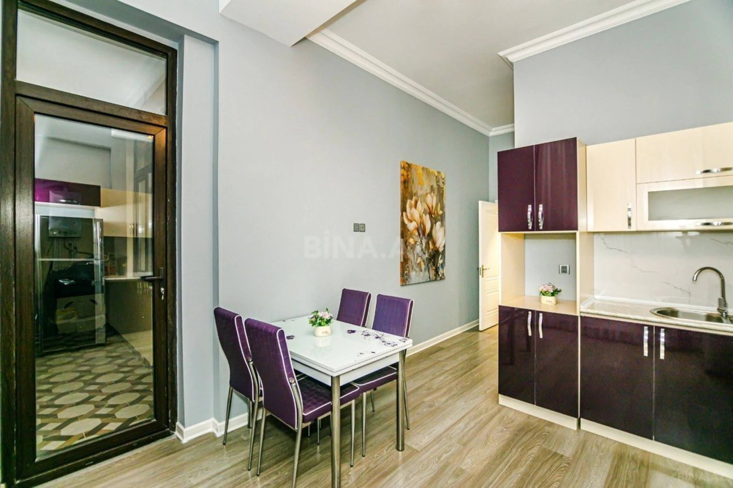 Kirayə verilir 2 otaqlı mənzil 80 m²
