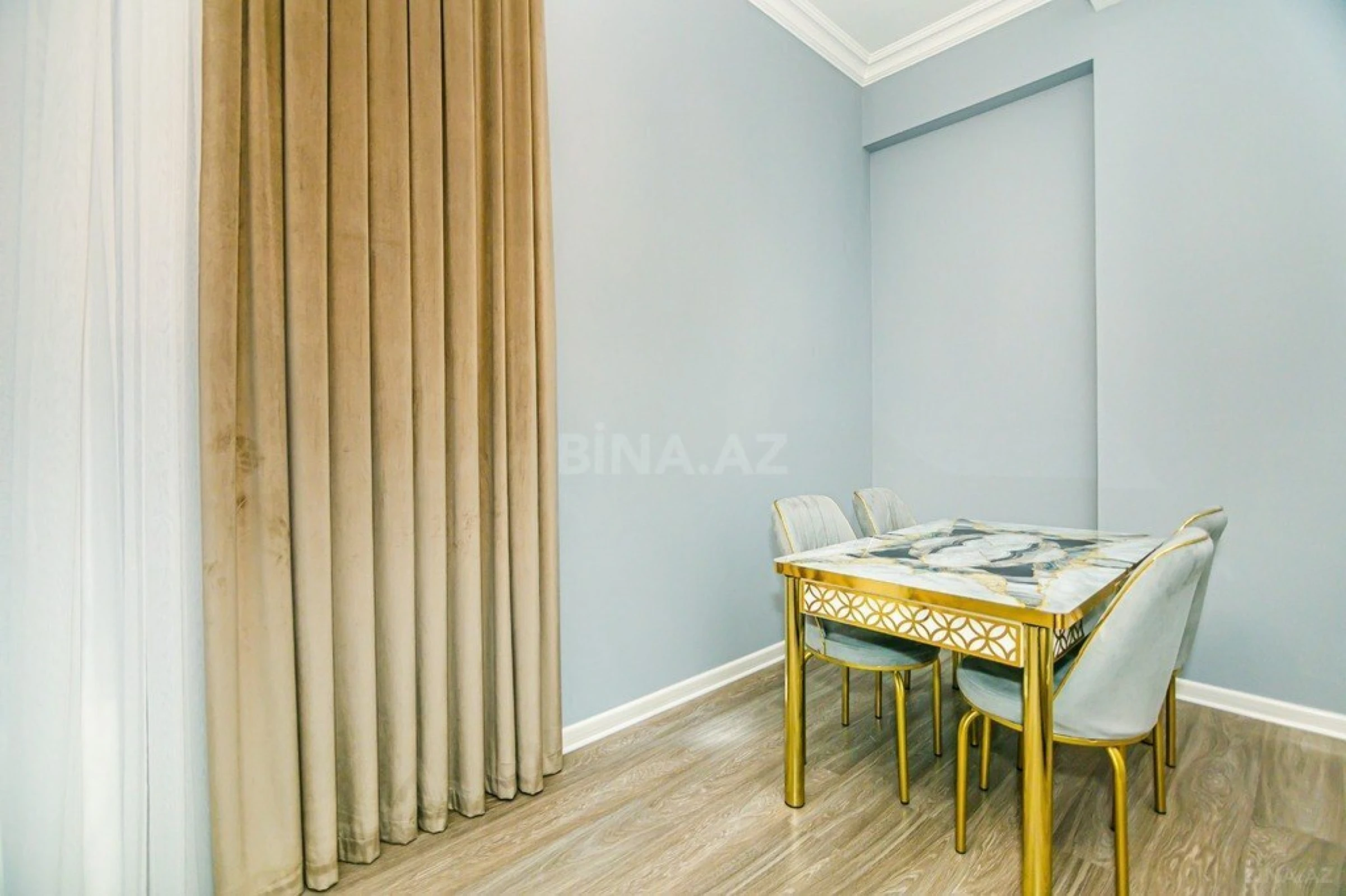Kirayə verilir 2 otaqlı mənzil 80 m²
