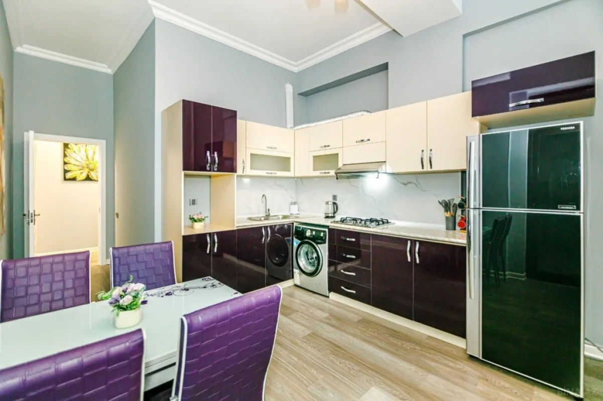 Kirayə verilir 2 otaqlı mənzil 80 m²
