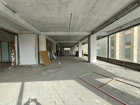 Satılır obyekt 810 m²