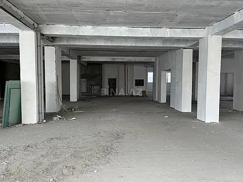 Satılır obyekt 810 m²