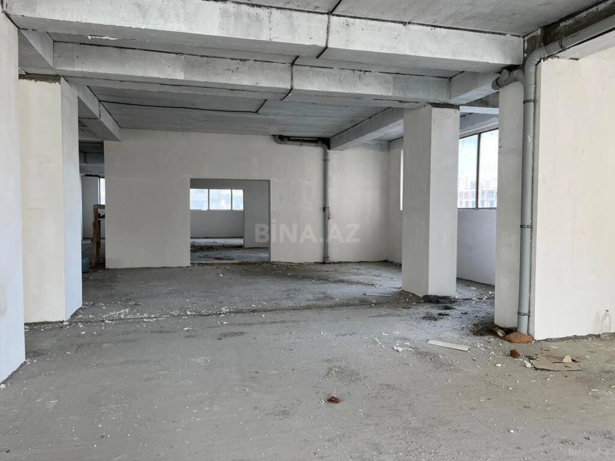 Satılır obyekt 810 m²