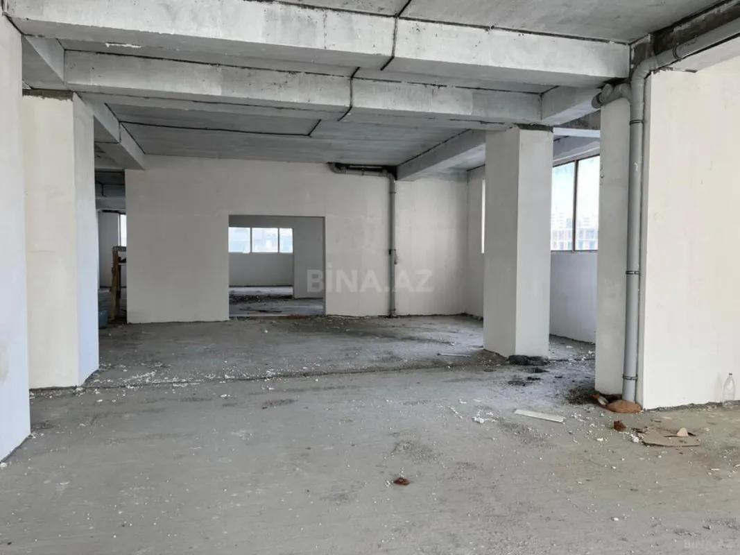Satılır obyekt 810 m²