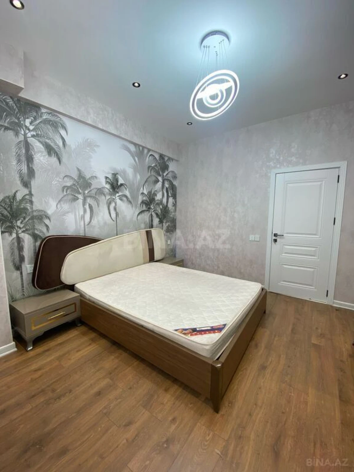 Kirayə verilir 2 otaqlı mənzil 70 m²