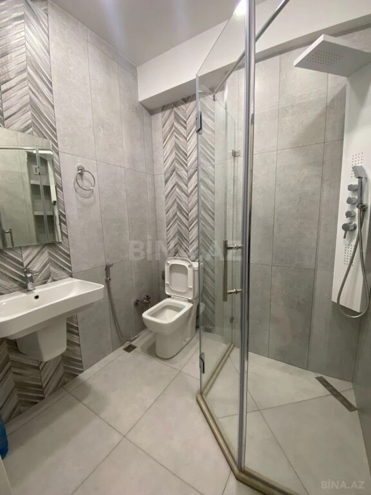 Kirayə verilir 2 otaqlı mənzil 70 m²