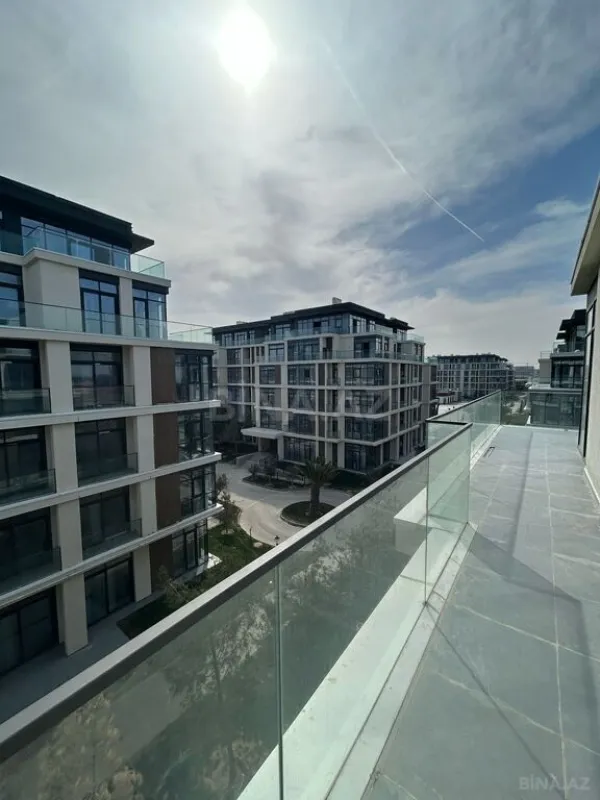 Satılır 3 otaqlı mənzil 133.4 m²