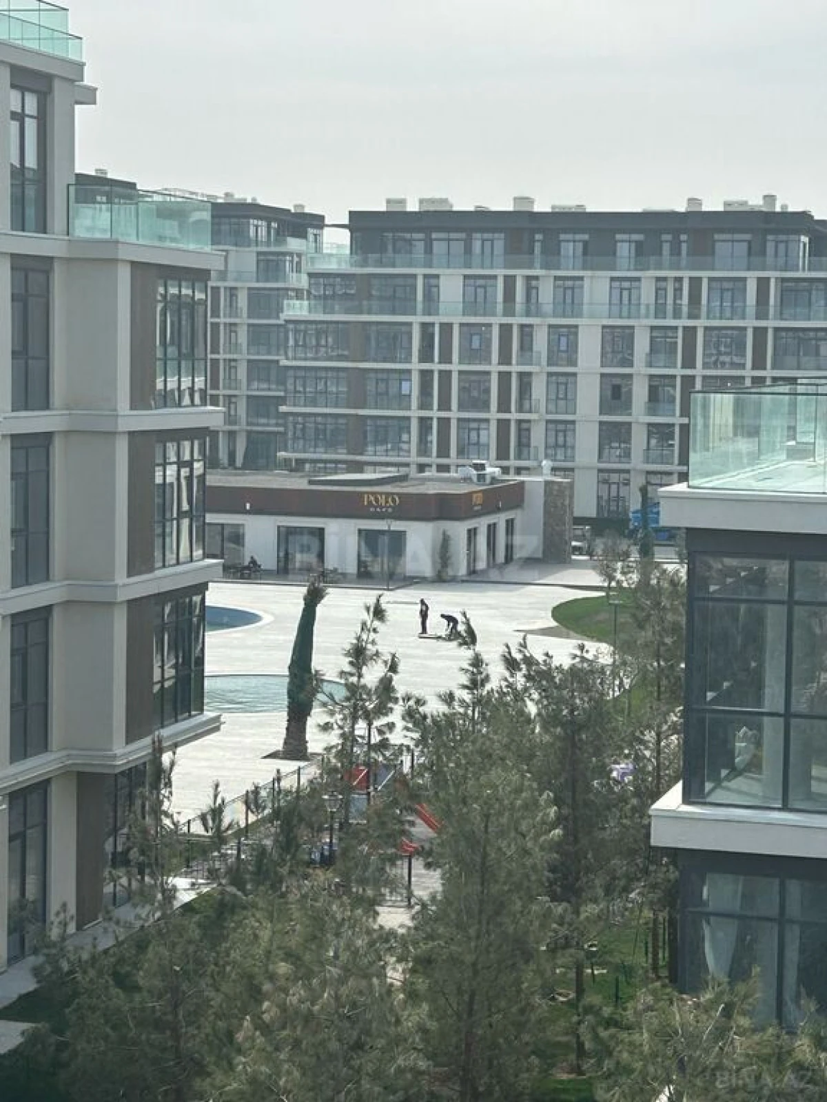 Satılır 3 otaqlı mənzil 133.4 m²