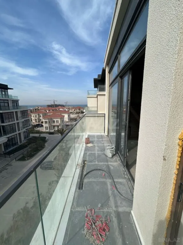 Satılır 3 otaqlı mənzil 133.4 m²