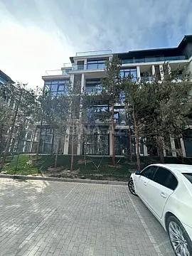 Satılır 3 otaqlı mənzil 133.4 m²