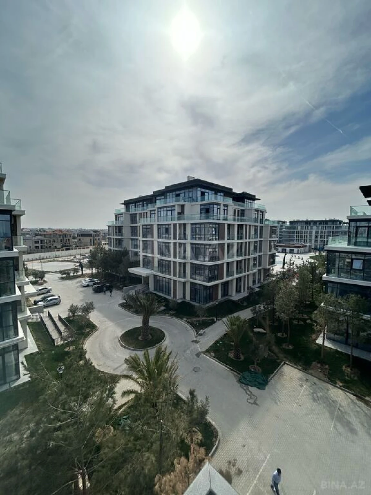 Satılır 3 otaqlı mənzil 133.4 m²