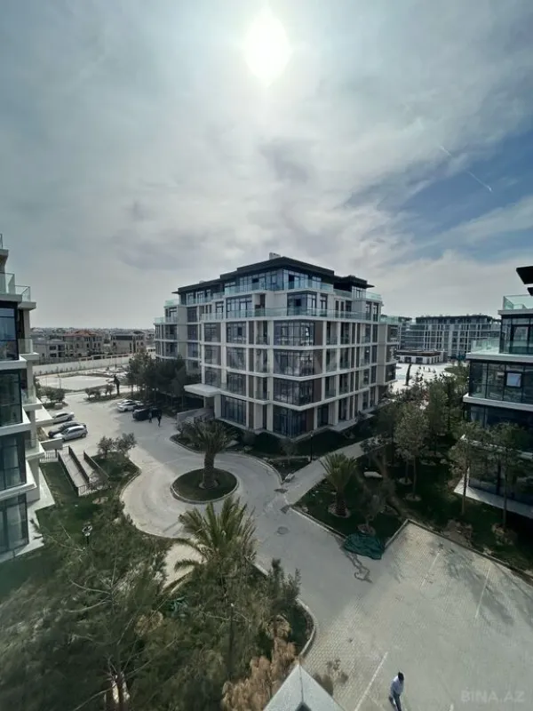 Satılır 3 otaqlı mənzil 133.4 m²