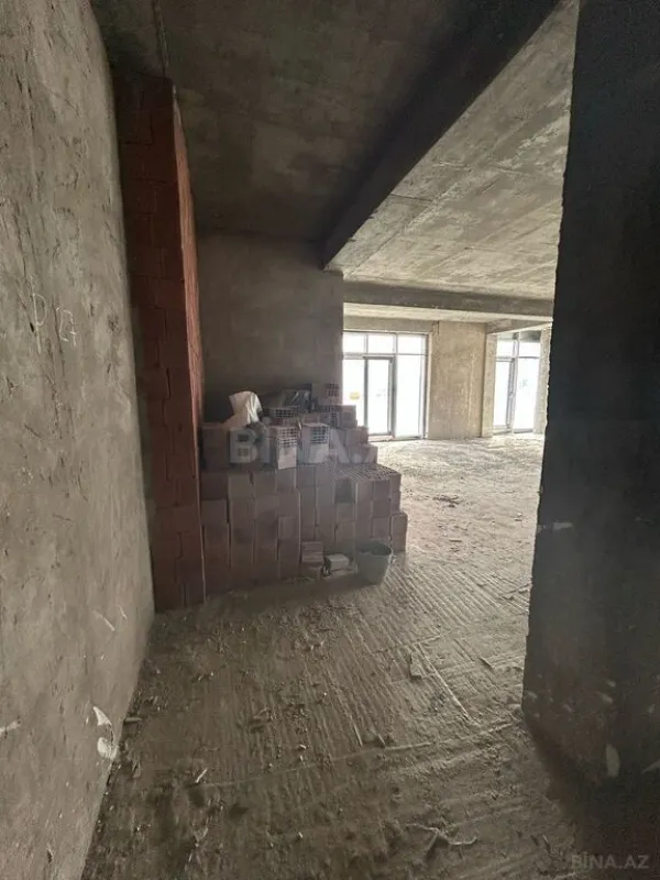 Satılır 3 otaqlı mənzil 133.4 m²