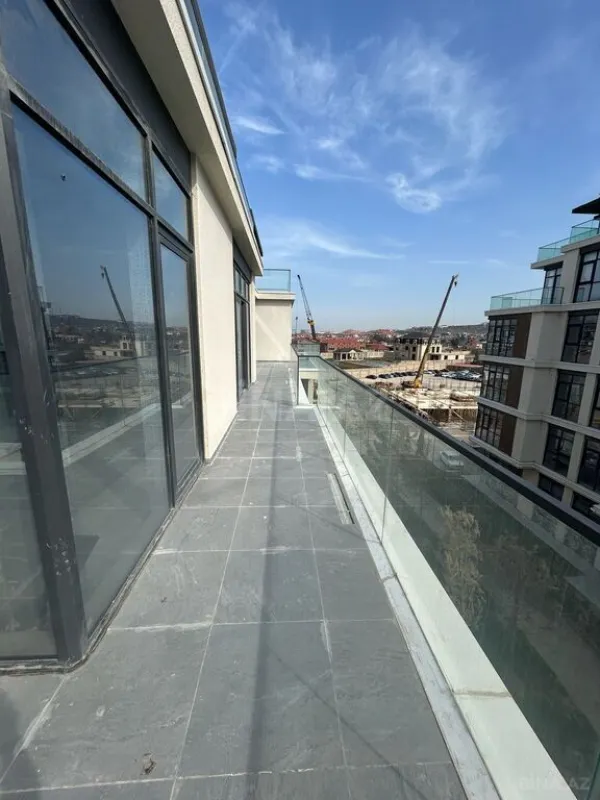 Satılır 3 otaqlı mənzil 133.4 m²