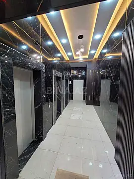 Satılır 4 otaqlı mənzil 194 m²