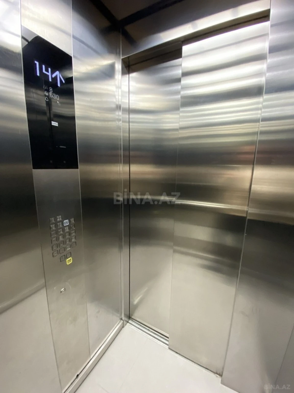 Satılır 4 otaqlı mənzil 194 m²