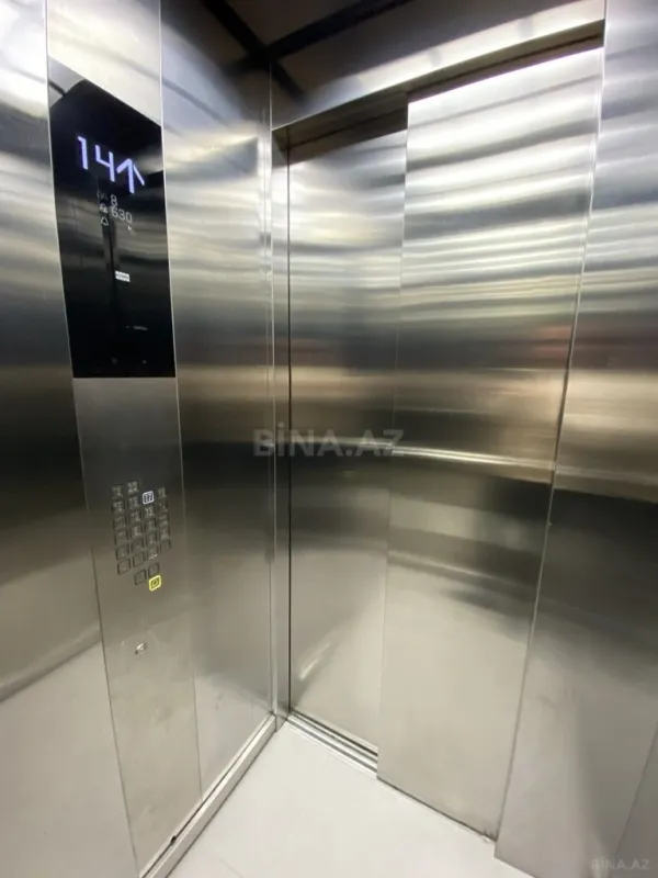 Satılır 4 otaqlı mənzil 194 m²