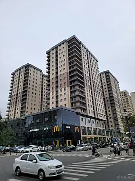 Satılır 4 otaqlı mənzil 194 m²