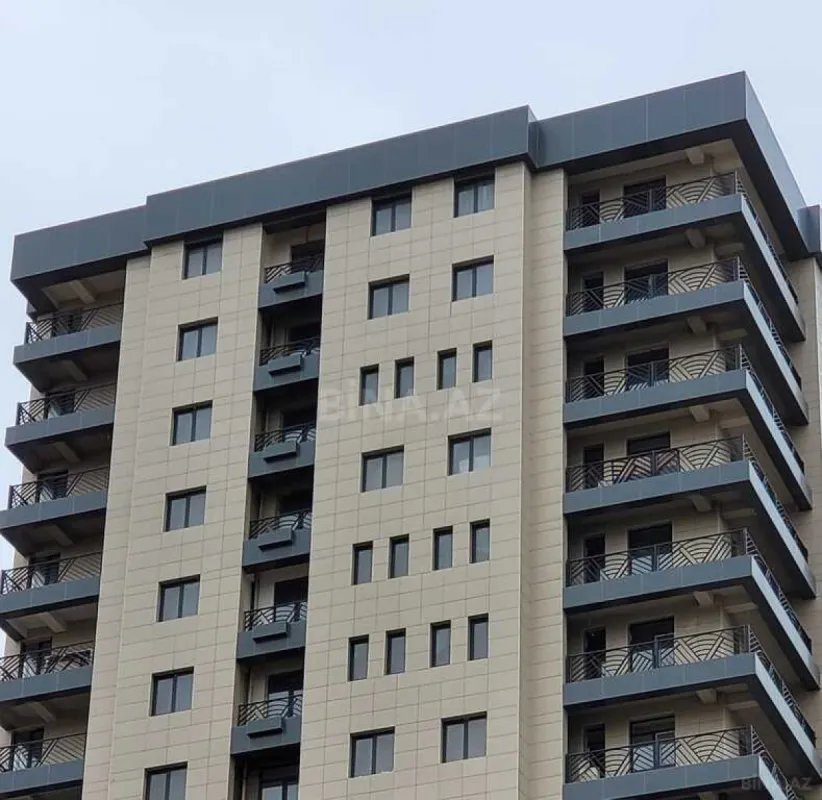 Satılır 4 otaqlı mənzil 194 m²