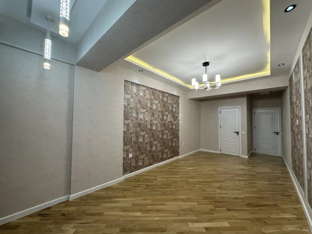 Satılır 4 otaqlı mənzil 155 m²