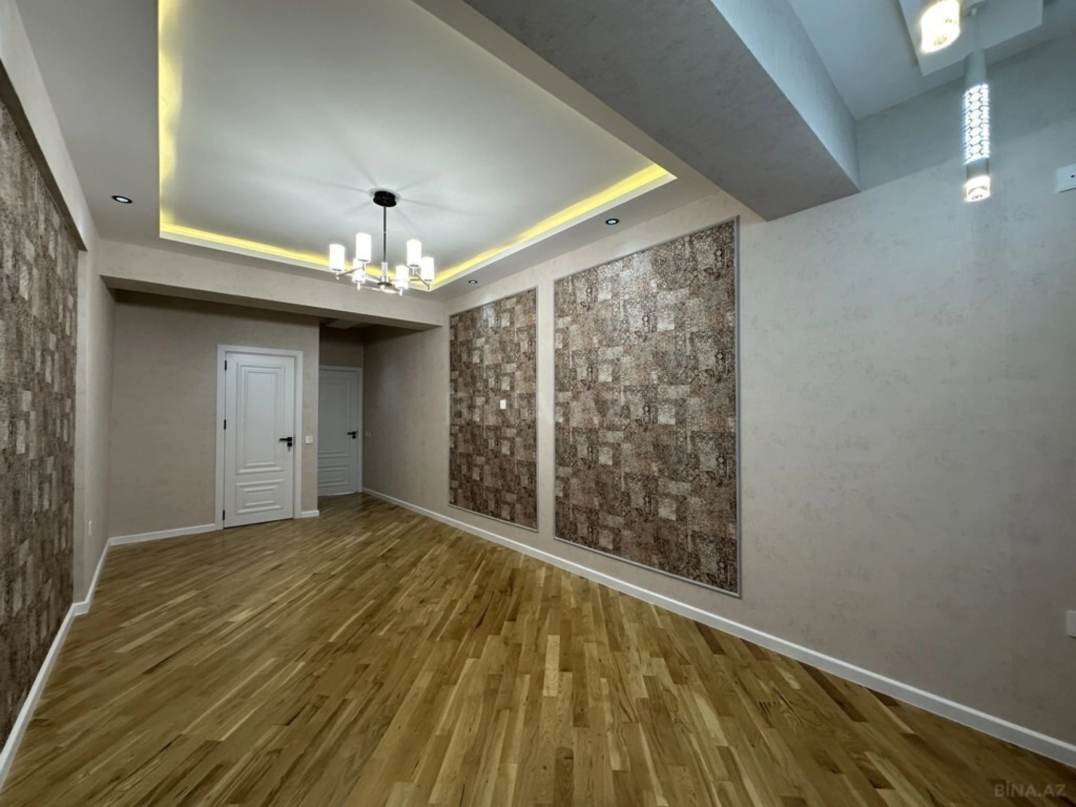 Satılır 4 otaqlı mənzil 155 m²