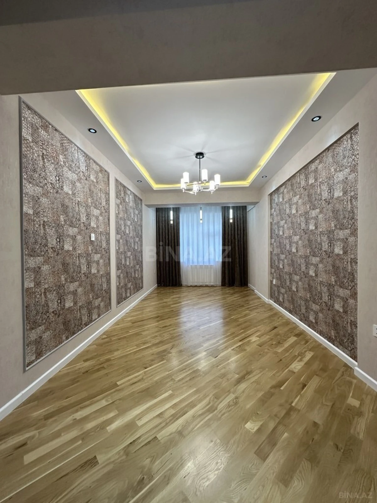 Satılır 4 otaqlı mənzil 155 m²
