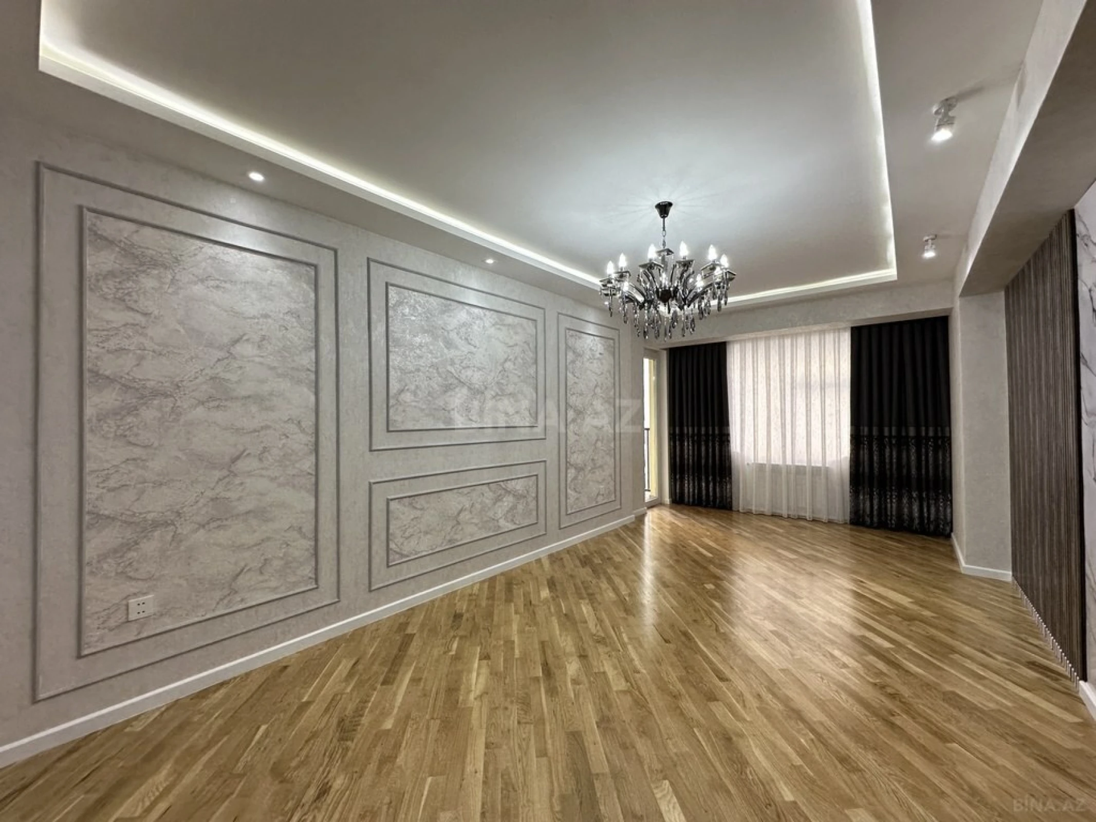 Satılır 4 otaqlı mənzil 155 m²