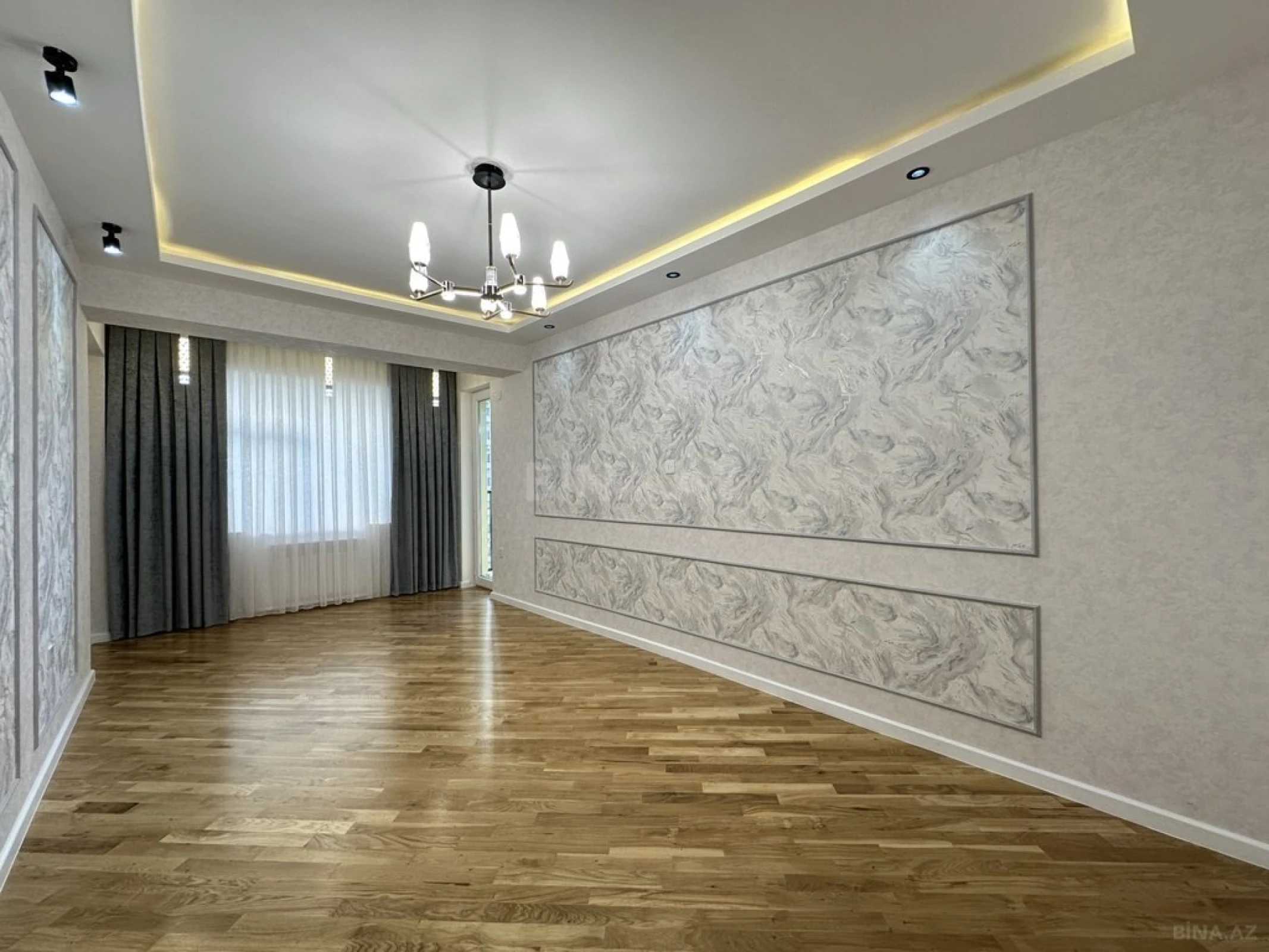 Satılır 4 otaqlı mənzil 155 m²